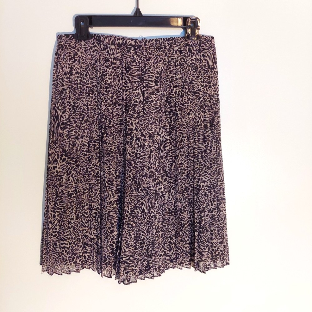 Jones NY pleated skirt black white 30" Waist Size 4